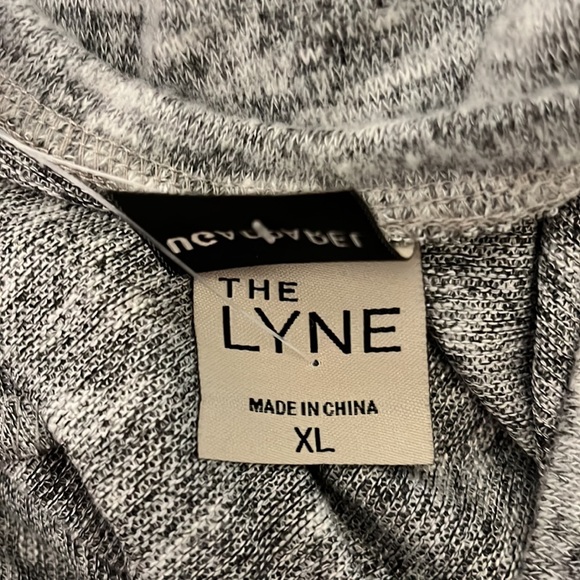 NWT University of New Hampshire Top - Picture 10 of 16